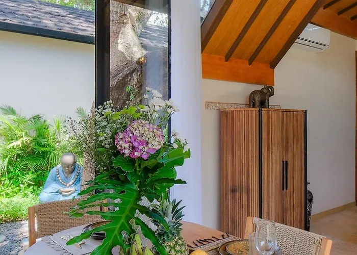 Brand New Charming 1 Bedroom With Private Pool 别墅