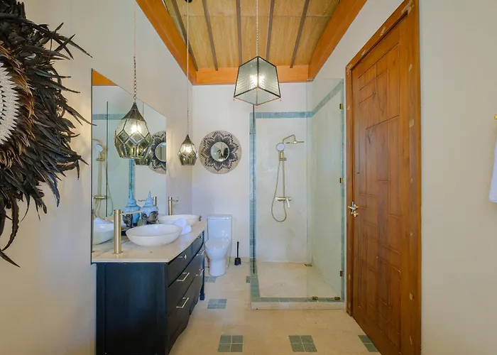 Brand New Charming 1 Bedroom With Private Pool * 金巴兰