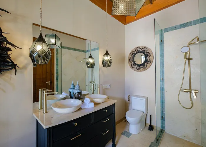 Brand New Charming 1 Bedroom With Private Pool 别墅