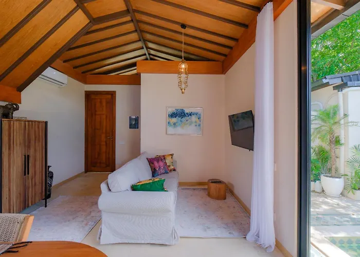 Brand New Charming 1 Bedroom With Private Pool 金巴兰