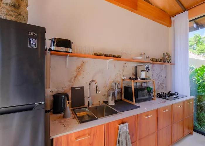 Brand New Charming 1 Bedroom With Private Pool