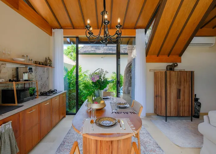 Brand New Charming 1 Bedroom With Private Pool *